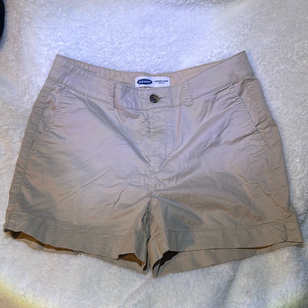 Old Navy every day short, high-rise, beige cargo shorts